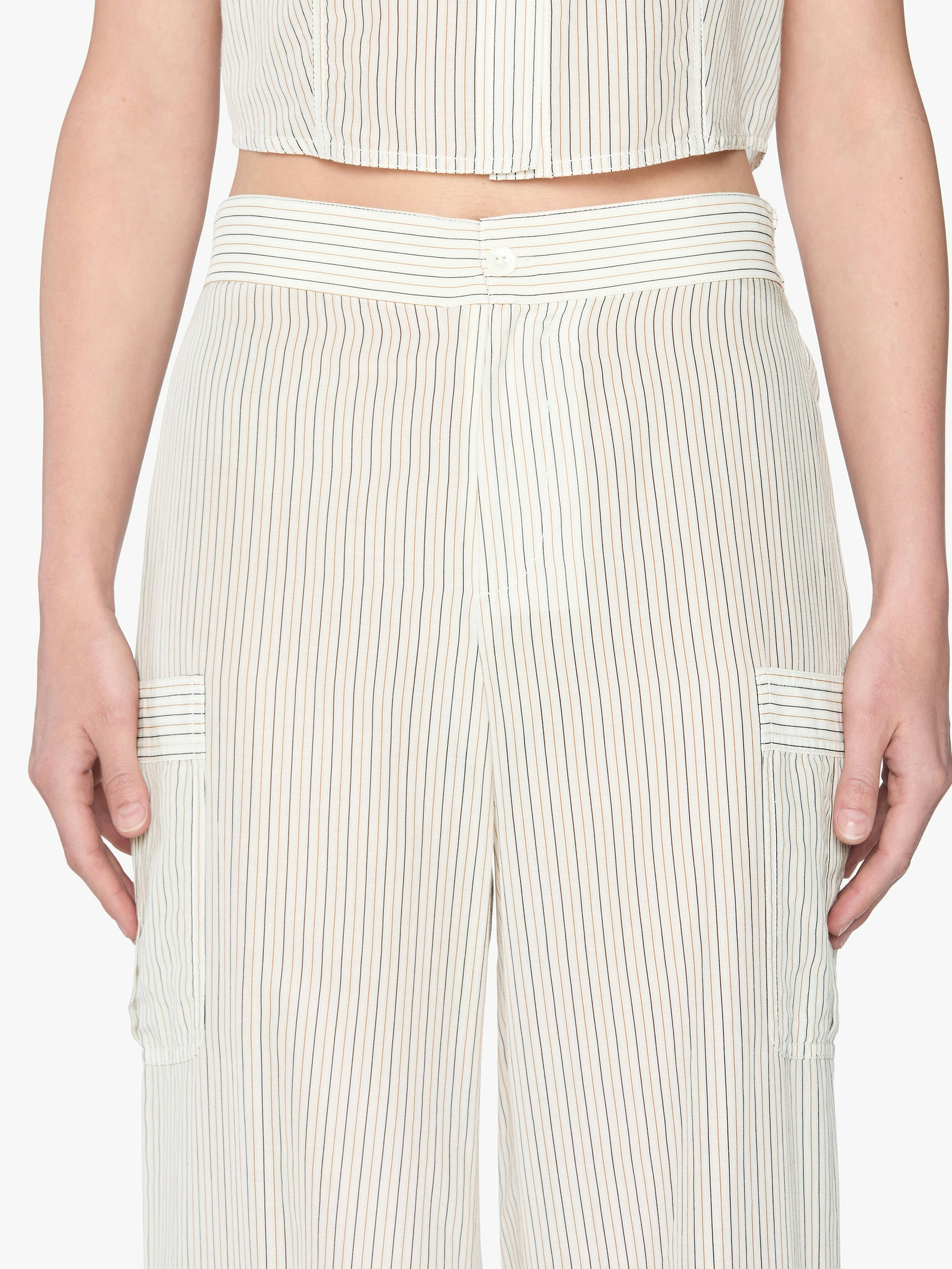 pants front detail image alt:size alt:fit1